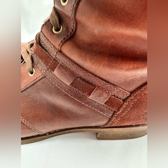 Timberland Leather and Nubuck wide calf boots. - Picture 4 of 15